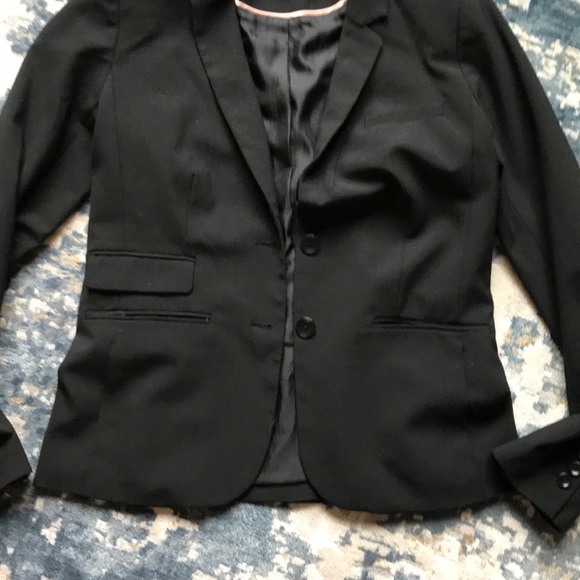 Gap Black Blazer, lightly worn - Picture 4 of 6